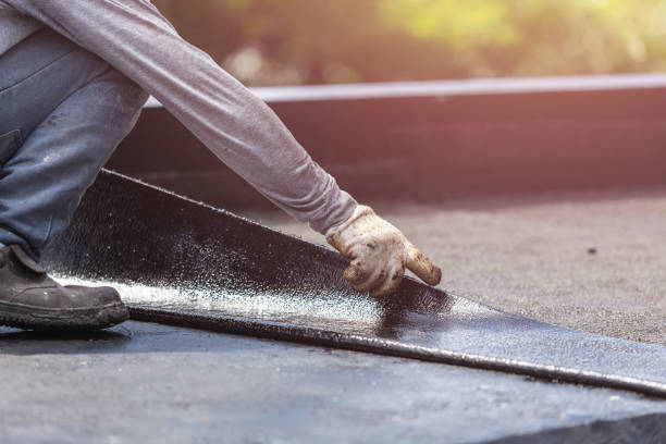 Professional Vapor Barrier Installation technician working in New Tazewell, TN